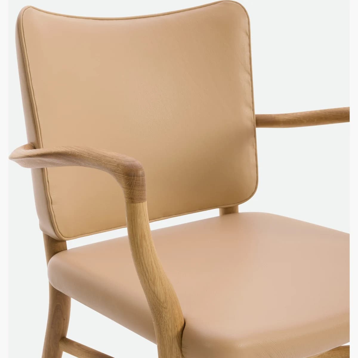 Carl Hansen & Son Monarch Chair 詳細画像 4