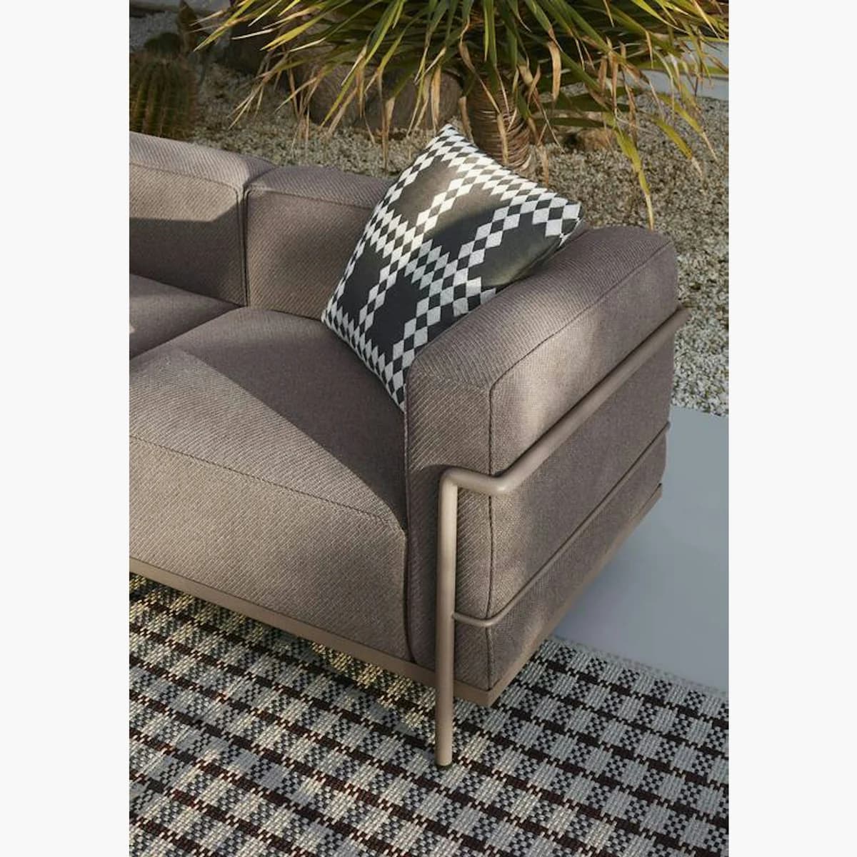 Cassina LC Outdoor Sofa 詳細画像 1