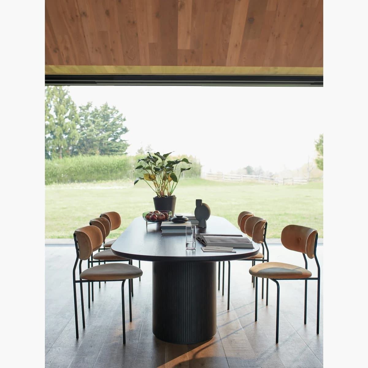 GUBI Moon Dining Table, Elliptical 詳細画像 3