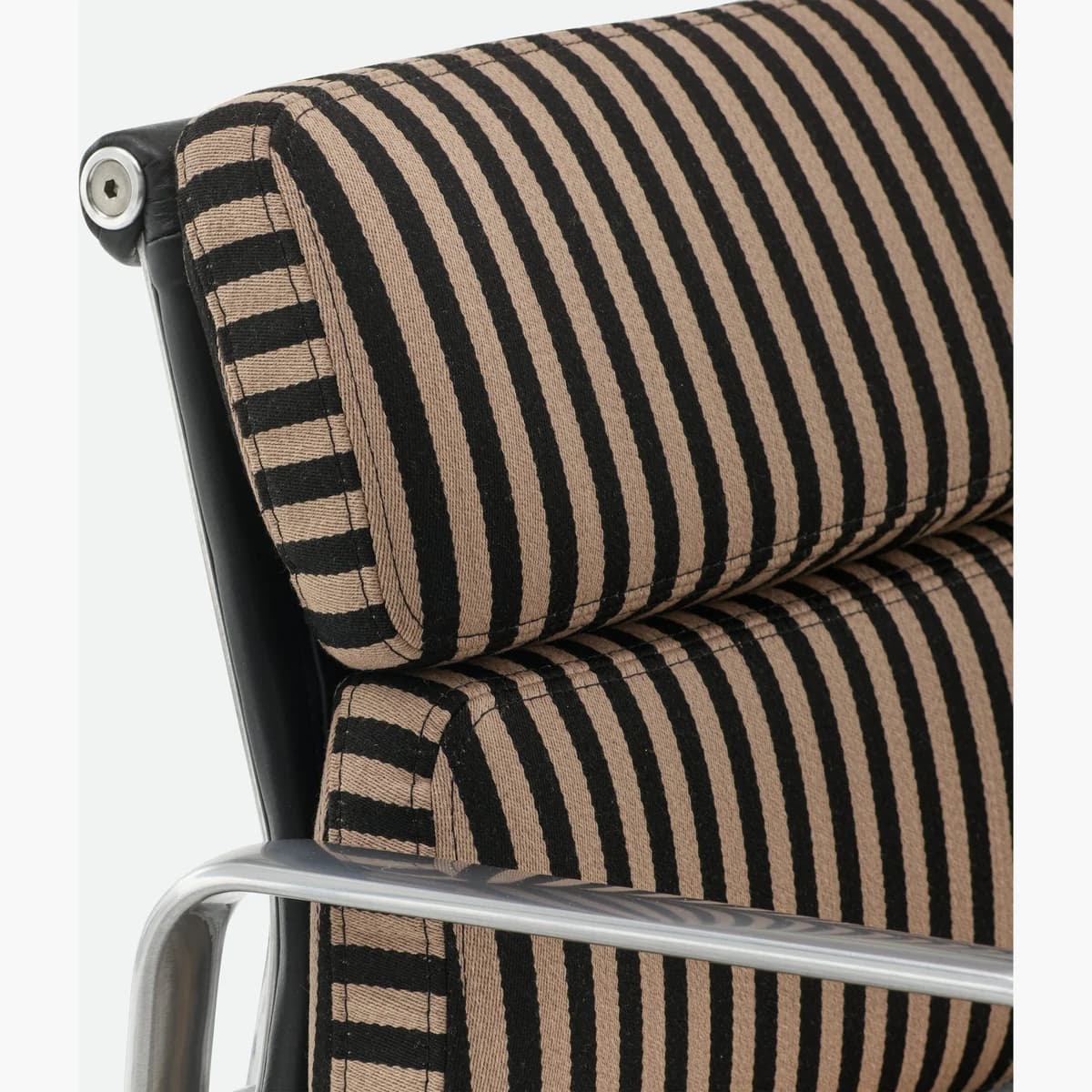 Herman Miller Eames Soft Pad Management Chair 詳細画像 7
