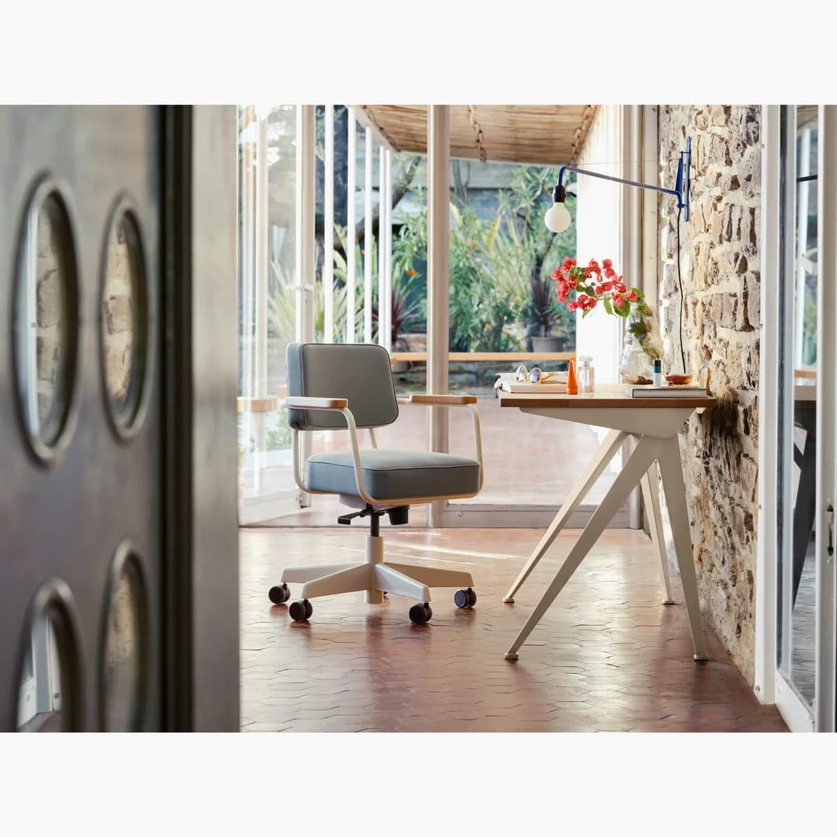 Vitra Prouvé Fauteuil Direction Pivotant 詳細画像 2