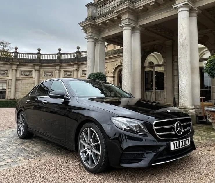 Mercedes E Class 8-hour executive chauffeur service メイン画像