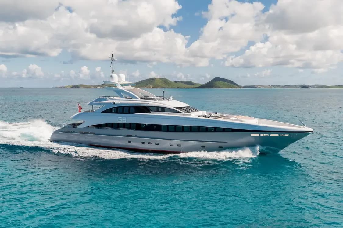 44m Heesen G3 ヨットチャーター メイン画像